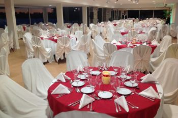 SALÓN DE FIESTA CON DECK